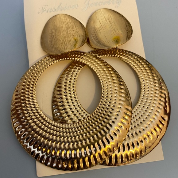 NEW!💙💎BIG GORGEOUS STATEMENT EARRINGS💎💙GOLD💛TONE CIRCLES - Picture 3 of 5